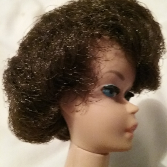 1959 Brunette Bubble Cut Barbie - Picture 10 of 13